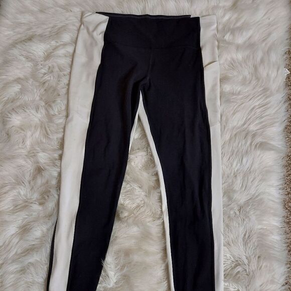 Athleta Women's black and white leggings - Picture 10 of 11